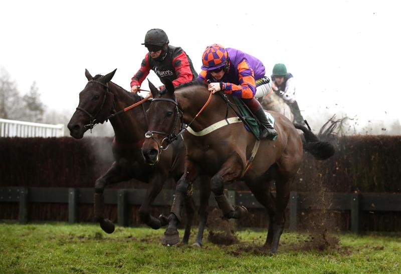 CATTERICK, ENGLAND - FEBRUARY 05: Quick Wave ridden by jockey Robert Dunne (left) and Whatsdastory ridden by jockey Sam Twiston-Davies during the Meetings That Matter On Racing TV Mares' Handicap Chase at Catterick Racecourse on February 5, 2021 in Catterick, England. (Photo by Tim Goode - Pool / Getty Images)