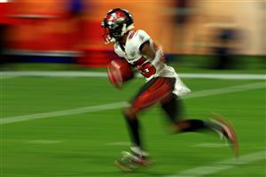 TAMPA, FLORIDA - FEBRUARY 07: Jaydon Mickens #85 of the Tampa Bay Buccaneers carries the ball during the third quarter in Super Bowl LV at Raymond James Stadium on February 07, 2021 in Tampa, Florida. (Photo by Mike Ehrmann/Getty Images)