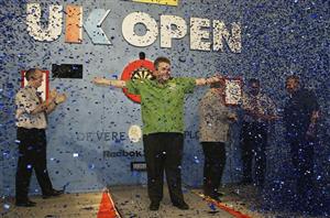 Phil Taylor darts uk open 2003