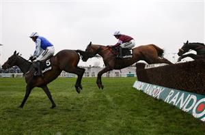 Aintree Bowl Live Stream - Watch the Aintree race live online