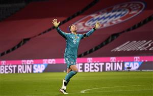 MUNICH, GERMANY - APRIL 20: Manuel Neuer of FC Bayern Muenchen celebrates after their team's second goal scored by Joshua Kimmich (not in picture) during the Bundesliga match between FC Bayern Muenchen and Bayer 04 Leverkusen at Allianz Arena on April 20, 2021 in Munich, Germany. (Getty Images)