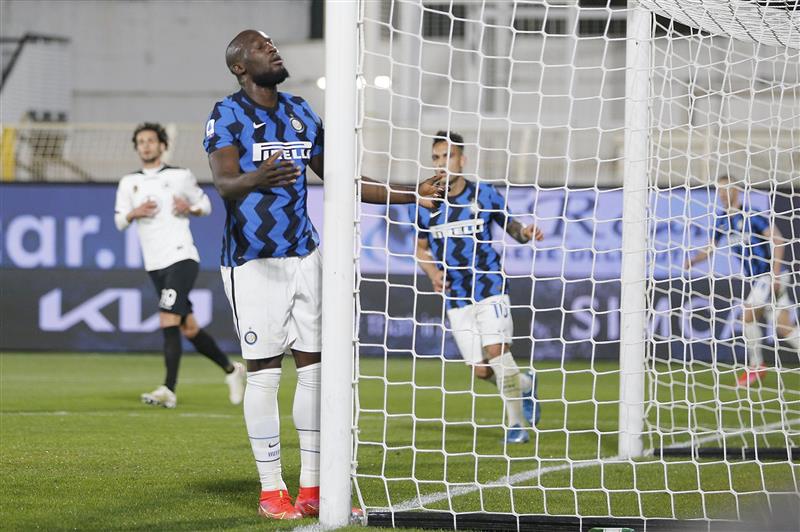 LA SPEZIA, ITALY - APRIL 21: Romelu Lukaku of FC Internazionale reacts during the Serie A match between Spezia Calcio and FC Internazionale at Stadio Alberto Picco on April 21, 2021 in La Spezia, Italy. (Getty Images)