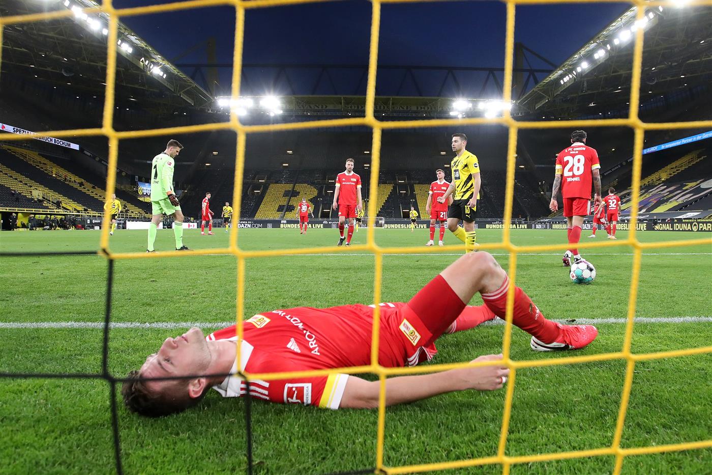 DORTMUND, GERMANY - APRIL 21: Robin Knoche of 1. FC Union Berlin looks dejected after conceding their side's first goal scored by Marco Reus of Borussia Dortmund (not pictured) during the Bundesliga match between Borussia Dortmund and 1. FC Union Berlin at Signal Iduna Park on April 21, 2021 in Dortmund, Germany. (Getty Images)