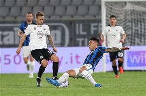 LA SPEZIA, ITALY - APRIL 21: Matteo Ricci of Spezia Calcio battles for the ball with Javier Lautaro Martinez of FC Internazionale during the Serie A match between Spezia Calcio and FC Internazionale at Stadio Alberto Picco on April 21, 2021 in La Spezia, Italy. (Getty Images)
