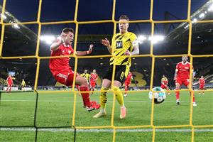 DORTMUND, GERMANY - APRIL 21: Marco Reus of Borussia Dortmund scores their sides first goal during the Bundesliga match between Borussia Dortmund and 1. FC Union Berlin at Signal Iduna Park on April 21, 2021 in Dortmund, Germany. (Getty Images)