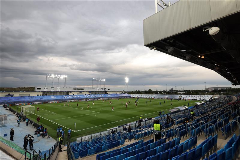 MADRID, SPAIN - APRIL 27: MADRID, SPAIN - APRIL 27: A general view inside the stadium as players from both side's warm up prior to the UEFA Champions League Semi Final First Leg match between Real Madrid and Chelsea FC at Estadio Alfredo Di Stefano on April 27, 2021 in Madrid, Spain. (Getty Images)