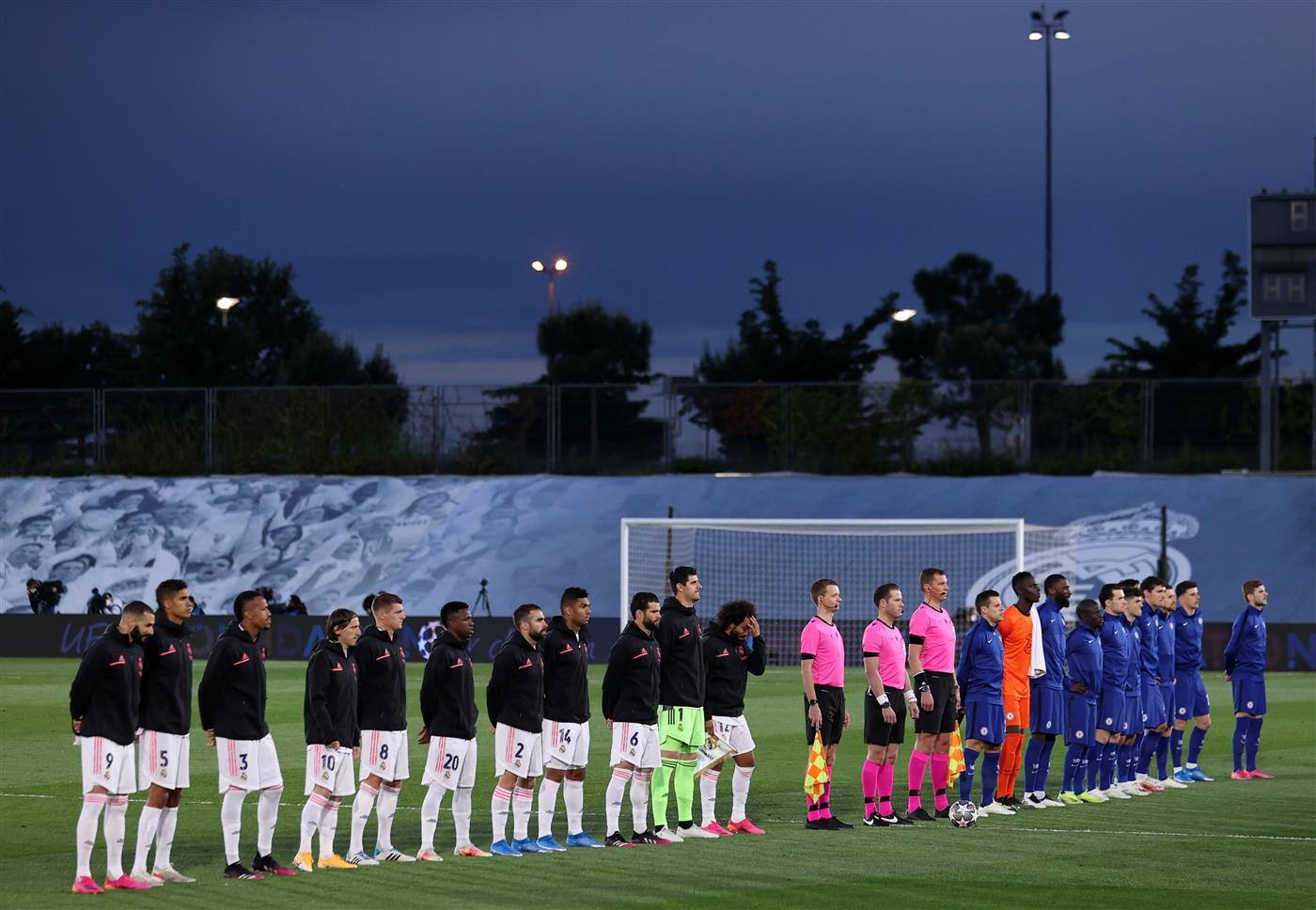MADRID, SPAIN - APRIL 27: MADRID, SPAIN - APRIL 27: A general view inside the stadium as players from both side's line up prior to the UEFA Champions League Semi Final First Leg match between Real Madrid and Chelsea FC at Estadio Alfredo Di Stefano on April 27, 2021 in Madrid, Spain. (Getty Images)