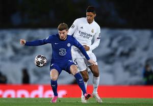 MADRID, SPAIN - APRIL 27: Kepa Arrizabalaga of Chelsea battles for possession with Raphael Varane of Real Madrid during the UEFA Champions League Semi Final First Leg match between Real Madrid and Chelsea FC at Estadio Alfredo Di Stefano on April 27, 2021 in Madrid, Spain. (Getty Images)