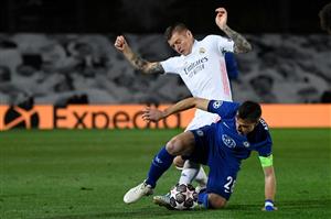 Real Madrid's German midfielder Toni Kroos (L) vies with Chelsea's Spanish defender Cesar Azpilicueta during the UEFA Champions League semi-final first leg football match between Real Madrid and Chelsea at the Alfredo di Stefano stadium in Valdebebas, on the outskirts of Madrid, on April 27, 2021. (Getty Images)