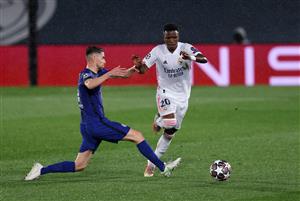 MADRID, SPAIN - APRIL 27 Vinicius Junior of Real Madrid is challenged by Jorginho of Chelsea during the UEFA Champions League Semi Final First Leg match between Real Madrid and Chelsea FC at Estadio Alfredo Di Stefano on April 27, 2021 in Madrid, Spain. (Getty Images)