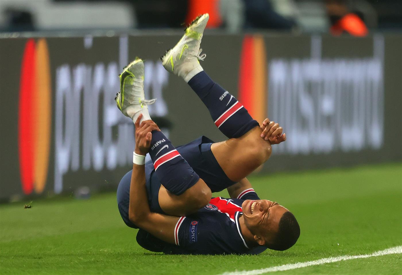 PARIS, FRANCE - APRIL 28: Kylian Mbappe of Paris Saint-Germain reacts during the UEFA Champions League Semi Final First Leg match between Paris Saint-Germain and Manchester City  at Parc des Princes on April 28, 2021 in Paris, France. (Getty Images)