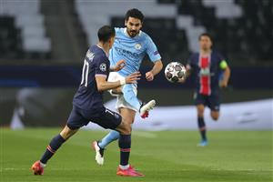 PARIS, FRANCE - APRIL 28: Ilkay Gundogan of Manchester City makes a pass whilst under pressure from Angel Di Maria of Paris Saint-Germain during the UEFA Champions League Semi Final First Leg match between Paris Saint-Germain and Manchester City at Parc des Princes on April 28, 2021 in Paris, France. (Getty Images)