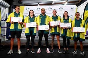 GOLD COAST, AUSTRALIA - MAY 04: Justis Huni, Caitlin Park, Paulo Aokuso, Harry Garside, Skye Nicolson and  Alex Winwood pose after the announcement of the Australian boxing squad for the 2020 Tokyo Olympic Games, at Gold COast PCYC on May 04, 2021 in Gold Coast, Australia. (Getty Images)