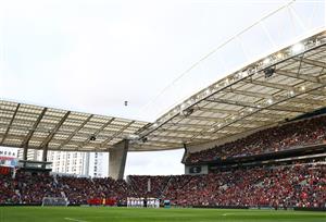 PORTO, PORTUGAL - JUNE 05: Players, fans and officials remember former president of UEFA Lennart Johansson prior to the UEFA Nations League Semi-Final match between Portugal and Switzerland at Estadio do Dragao on June 05, 2019 in Porto, Portugal. (Getty Images)