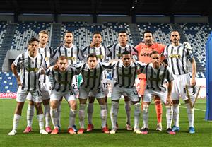 REGGIO NELL'EMILIA, ITALY - MAY 12: Players of Juventus pose for a team photograph prior to the Serie A match between US Sassuolo and Juventus at Mapei Stadium - Città del Tricolore on May 12, 2021 in Reggio nell'Emilia, Italy. Sporting stadiums around Italy remain under strict restrictions due to the Coronavirus Pandemic as Government social distancing laws prohibit fans inside venues resulting in games being played behind closed doors. (Getty Images)