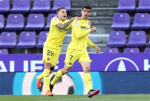 VALLADOLID, SPAIN - MAY 13: Gerard Moreno of Villarreal CF celebrates with Ruben Pena after scoring their side's first goal during the La Liga Santander match between Real Valladolid CF and Villarreal CF at Estadio Municipal Jose Zorrilla on May 13, 2021 in Valladolid, Spain. (Getty Images)
