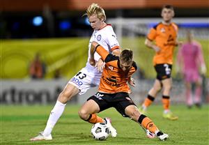 BRISBANE, AUSTRALIA - MAY 25: Lucas Portelli of Melbourne City challenges Jesse Daley of the Roar during the A-League match between the Brisbane Roar and Melbourne City at Moreton Daily Stadium, on May 25, 2021, in Brisbane, Australia. (Getty Images)
