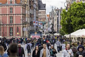 GDANSK, POLAND - MAY 26: Visitors and fans of Villarreal and Manchester United walk through the city Old Town prior the UEFA Europa League Final between Villarreal CF and Manchester United on May 26, 2021 in Gdansk, Poland. (Getty Images)