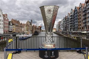 GDANSK, POLAND - MAY 26: Replica trophy is displayed at the Green Bridge (Zielony Most) in Old Town prior the UEFA Europa League Final between Villarreal CF and Manchester United on May 26, 2021 in Gdansk, Poland. (Getty Images)