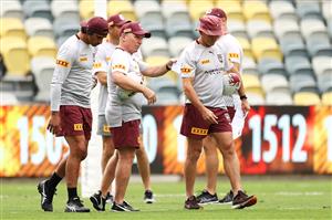 TOWNSVILLE, AUSTRALIA - JUNE 08: Queensland Maroons coach Paul Green speaks to his coaching staff during a Queensland Maroons State of Origin training session at Queensland Country Bank Stadium on June 08, 2021 in Townsville, Australia. (Photo by Mark Kolbe/Getty Images)