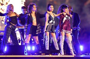 TOWNSVILLE, AUSTRALIA - JUNE 09: Lisa Origliasso and Jessica Origliasso of The Veronicas perform before game one of the 2021 State of Origin series between the New South Wales Blues and the Queensland Maroons at Queensland Country Bank Stadium on June 09, 2021 in Townsville, Australia. (Photo by Mark Kolbe/Getty Images)