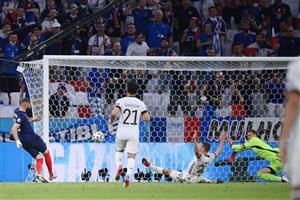 France's forward Karim Benzema (L) scores, before it was later revoked due to offside, during the UEFA EURO 2020 Group F football match between France and Germany at the Allianz Arena in Munich on June 15, 2021. (Getty Images)