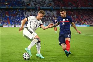 MUNICH, GERMANY - JUNE 15: Mats Hummels of Germany battles for possession with Lucas Hernandez of France during the UEFA Euro 2020 Championship Group F match between France and Germany at Football Arena Munich on June 15, 2021 in Munich, Germany. (Getty Images)