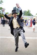 ASCOT, ENGLAND - JUNE 17: Former jockey Willie Carson on Day Three of the Royal Ascot Meeting at Ascot Racecourse on June 17, 2021 in Ascot, England. A total of twelve thousand racegoers made up of owners and the public are permitted to attend the meeting due to it being an Events Research Programme (ERP) set up by the Government due to the Coronavirus pandemic. (Photo by Alan Crowhurst/Getty Images)