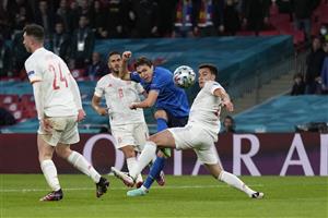 LONDON, ENGLAND - JULY 06: Federico Chiesa of Italy scores their team's first goal whilst under pressure from Eric Garcia of Spain during the UEFA Euro 2020 Championship Semi-final match between Italy and Spain at Wembley Stadium on July 06, 2021 in London, England. (Getty Images)
