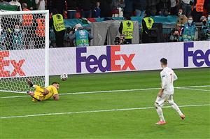Spain's forward Alvaro Morata (R) shoots and misses in a penalty shootout during the UEFA EURO 2020 semi-final football match between Italy and Spain at Wembley Stadium in London on July 6, 2021. (Getty Images)