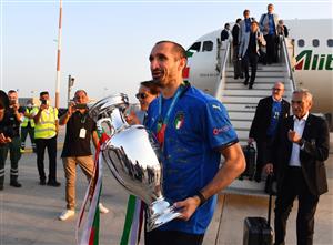 ROME, ITALY - JULY 12: captain Giorgio Chiellini is seen with The Henri Delaunay Trophy after travelling back to Rome following the Euro 2020 victory on July 12, 2021 in Rome, Italy. (Getty Images)