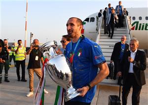 ROME, ITALY - JULY 12: captain Giorgio Chiellini is seen with The Henri Delaunay Trophy after travelling back to Rome following the Euro 2020 victory on July 12, 2021 in Rome, Italy. (Getty Images)