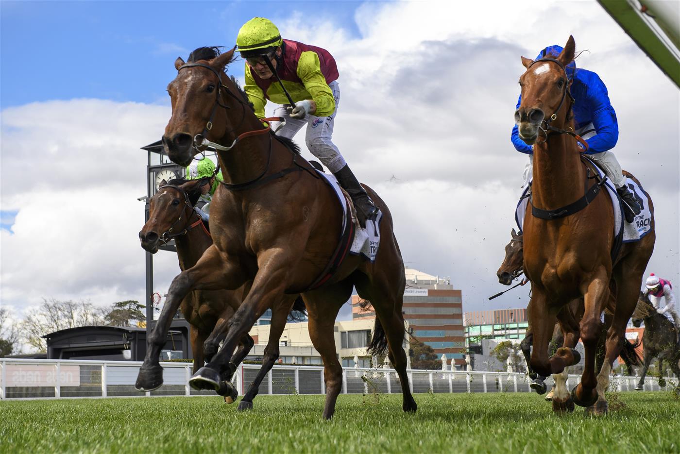 MELBOURNE, AUSTRALIA - SEPTEMBER 18: Jason Maskiell riding Bon's A Pearla wins Race 3, the Off The Track Community TG Prelude during Melbourne Racing at Caulfield Racecourse on September 18, 2021 in Melbourne, Australia. (Getty Images)