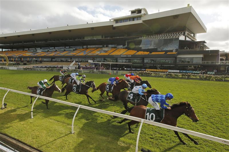 SYDNEY, AUSTRALIA - SEPTEMBER 25: Tim Clark  on Vangelic (royal blue) wins race 7 the Keenland Golden Pendant during Sydney Racing on Golden Rose Day at Rosehill Gardens on September 25, 2021 in Sydney, Australia. (Photo by Mark Evans/Getty Images)