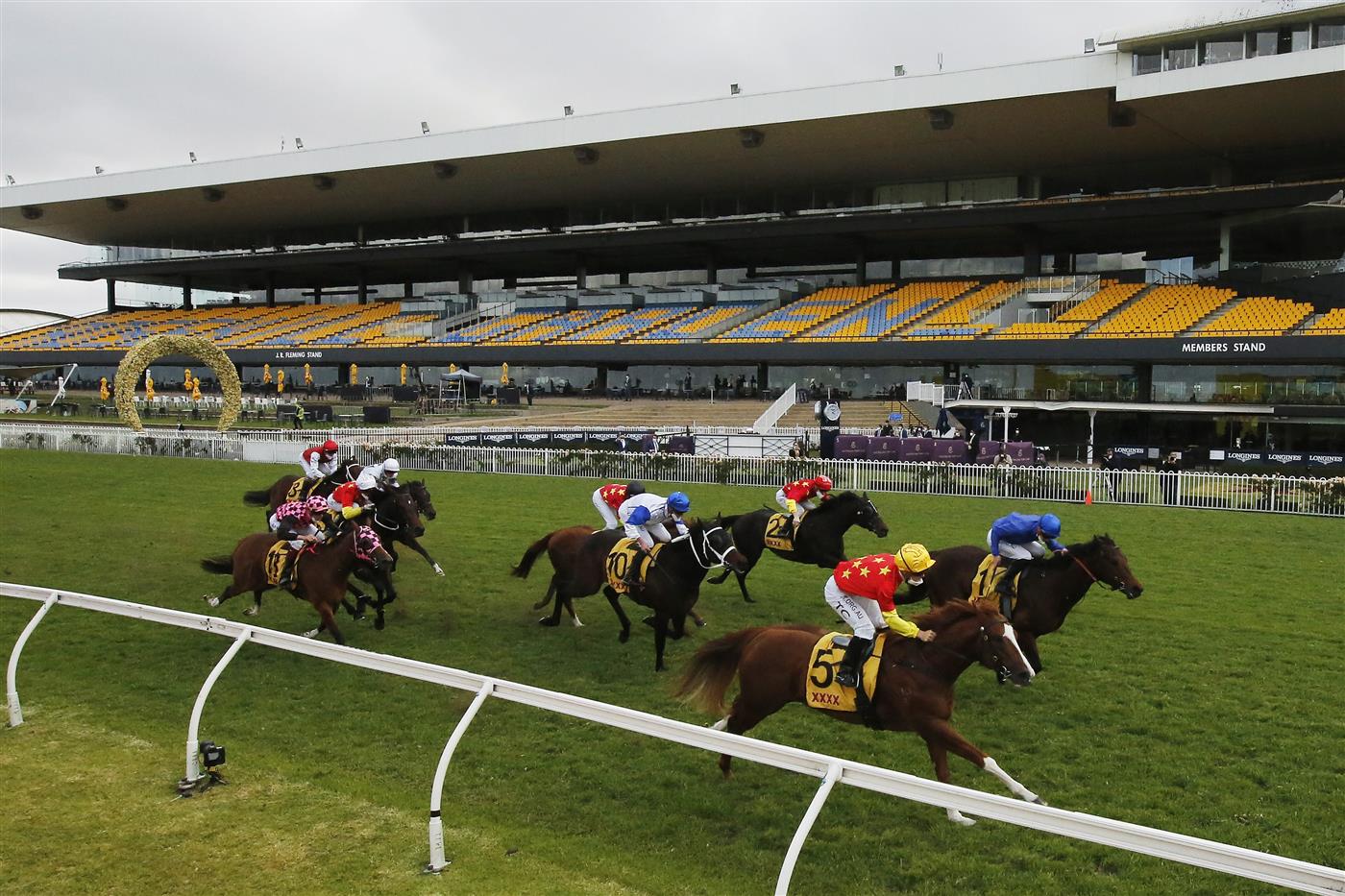 SYDNEY, AUSTRALIA - SEPTEMBER 25: Tim Clark on In The Congo wins race 8 the XXXX Golden Rose during Sydney Racing on Golden Rose Day at Rosehill Gardens on September 25, 2021 in Sydney, Australia. (Photo by Mark Evans/Getty Images)