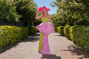 MELBOURNE, AUSTRALIA - NOVEMBER 02: Delta Goodrem during 2021 Melbourne Cup Day at Flemington Racecourse on November 02, 2021 in Melbourne, Australia. (Photo by Mackenzie Sweetnam/Getty Images for VRC)
