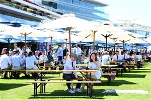MELBOURNE, AUSTRALIA - NOVEMBER 02: Spectators enjoy the atmosphere during 2021 Melbourne Cup Day at Flemington Racecourse on November 02, 2021 in Melbourne, Australia. (Photo by Quinn Rooney/Getty Images)
