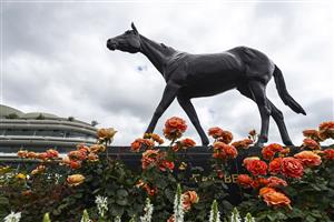 MELBOURNE, AUSTRALIA - NOVEMBER 04: A general view of the Makybe Diva statue during 2021 Oaks Day at Flemington Racecourse on November 04, 2021 in Melbourne, Australia. (Photo by Daniel Pockett/Getty Images)