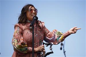 MELBOURNE, AUSTRALIA - NOVEMBER 04: Kate Ceberano performs during 2021 Oaks Day at Flemington Racecourse on November 04, 2021 in Melbourne, Australia. (Photo by Daniel Pockett/Getty Images)