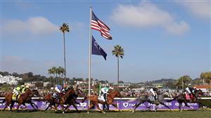 DEL MAR, CALIFORNIA - NOVEMBER 06: The field heads into the first turn during the Breeders' Cup Filly & Mare Turf at Del Mar Race Track on November 06, 2021 in Del Mar, California. (Photo by Rob Carr/Getty Images)