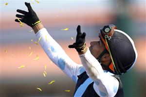 DEL MAR, CALIFORNIA - NOVEMBER 06: Jockey Jose Ortiz reacts after winning the Breeders' Cup Sprint race aboard Aloha West at Del Mar Race Track on November 06, 2021 in Del Mar, California. (Photo by Sean M. Haffey/Getty Images)