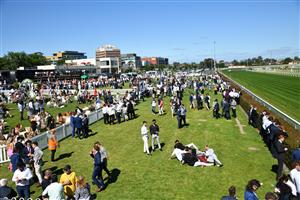 MELBOURNE, AUSTRALIA - NOVEMBER 27: General crowd view  during Melbourne Racing at Caulfield Racecourse on November 27, 2021 in Melbourne, Australia. (Photo by Vince Caligiuri/Getty Images)