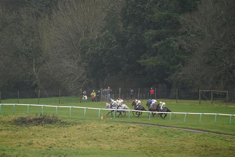Racing Photos Chepstow Pictures on Monday 27th December
