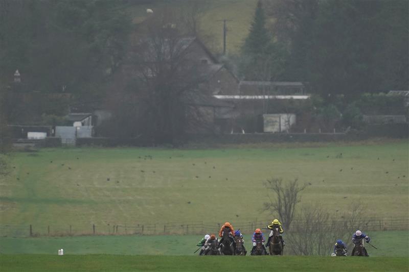 Racing Photos Chepstow Pictures on Monday 27th December