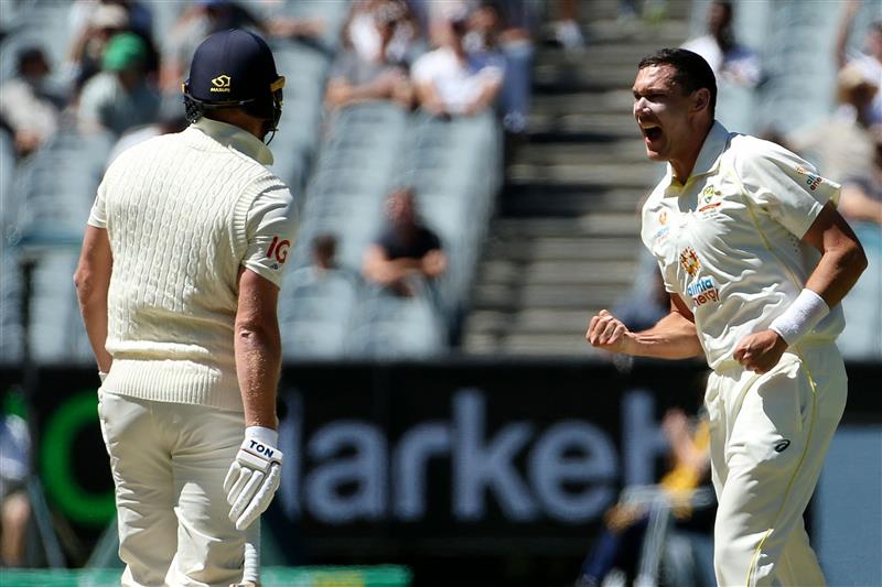MELBOURNE, AUSTRALIA - DECEMBER 28: Australia celebrates taking a wicket during day three of the Third Test match in the Ashes series between Australia and England at Melbourne Cricket Ground on December 28, 2021 in Melbourne, Australia. (Getty)