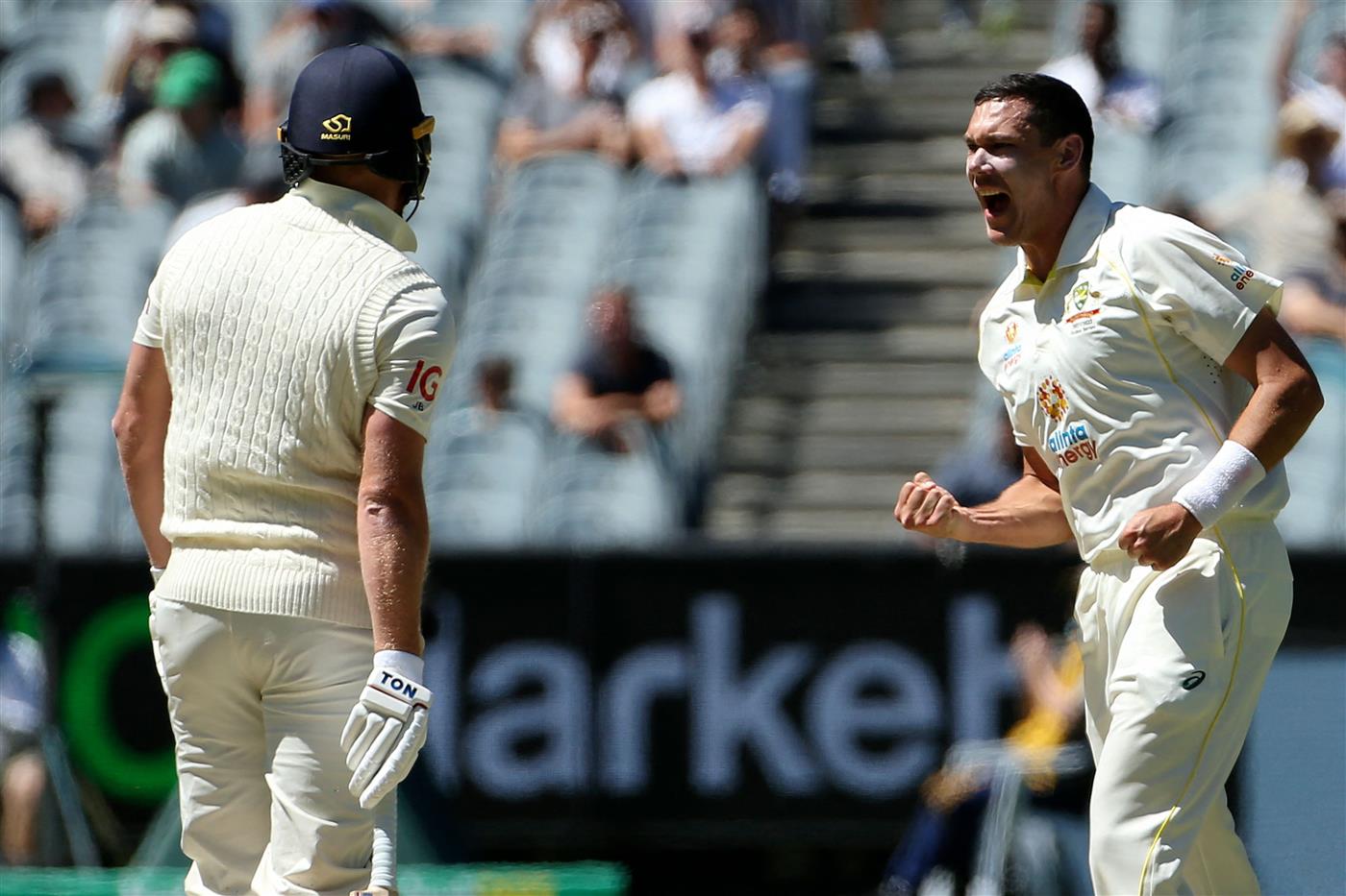 MELBOURNE, AUSTRALIA - DECEMBER 28: Australia celebrates taking a wicket during day three of the Third Test match in the Ashes series between Australia and England at Melbourne Cricket Ground on December 28, 2021 in Melbourne, Australia. (Getty)