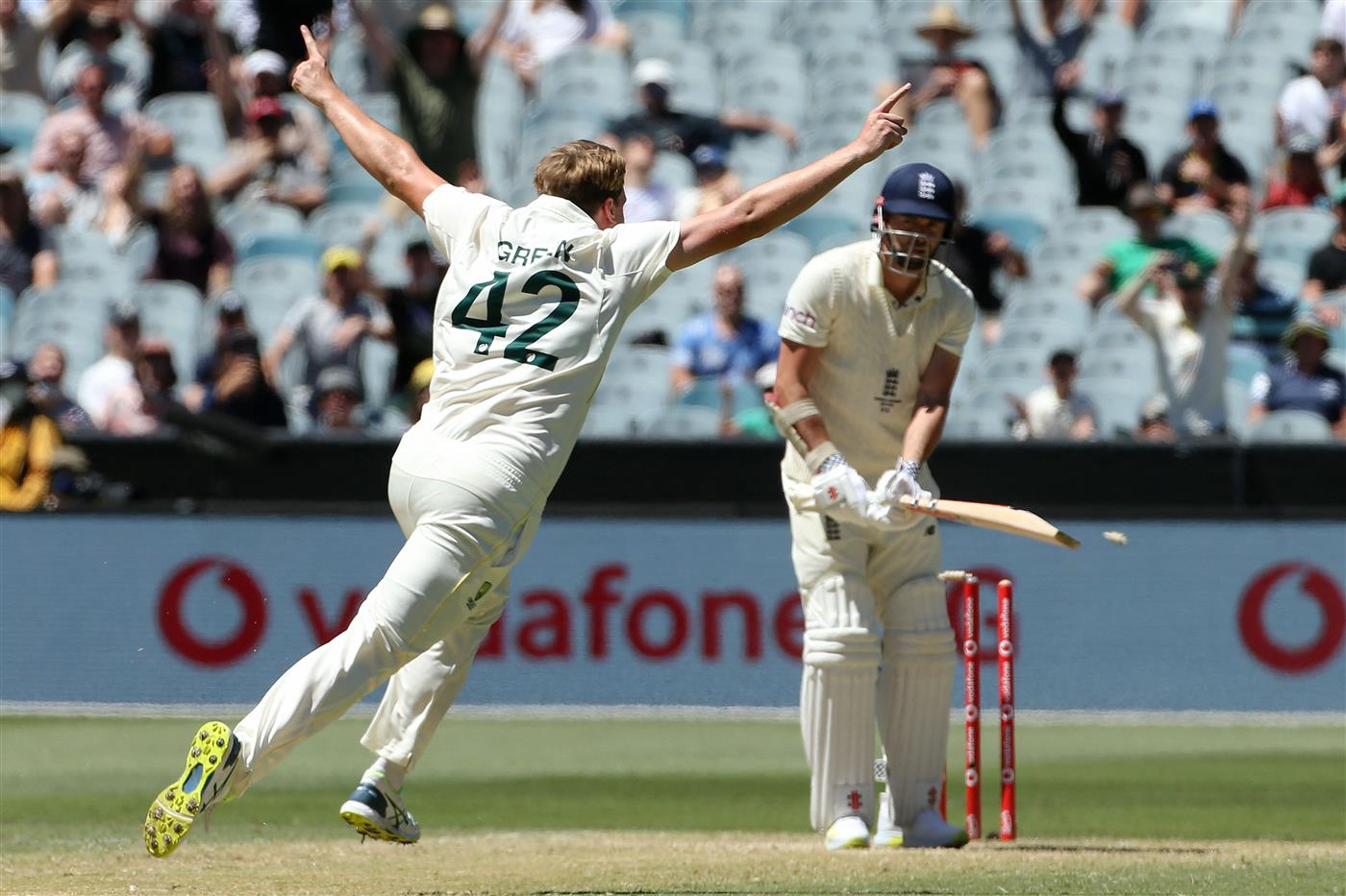 MELBOURNE, AUSTRALIA - DECEMBER 28: Australia celebrates taking a wicket during day three of the Third Test match in the Ashes series between Australia and England at Melbourne Cricket Ground on December 28, 2021 in Melbourne, Australia. (Getty)