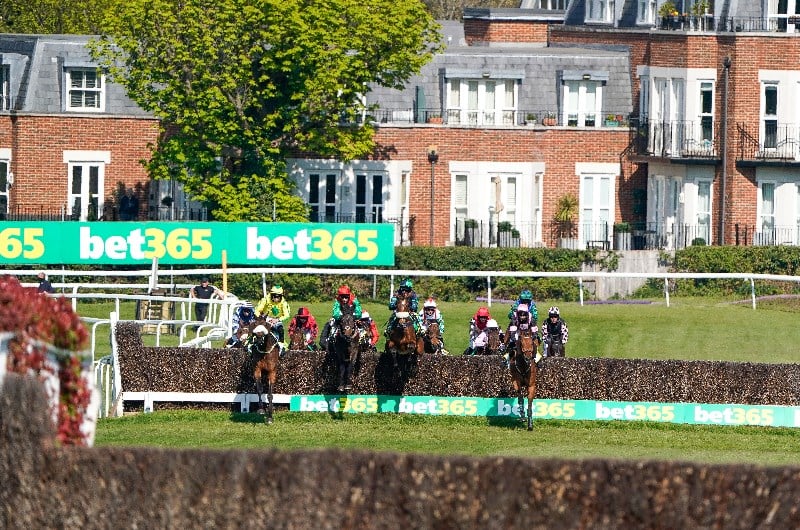 today's extra place races