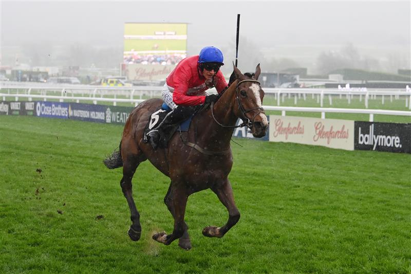 CHELTENHAM, ENGLAND - MARCH 16: Paul Townend on
Sir Gerhard approach the finish line to win the Ballymore Novices' Hurdle race during day two of Cheltenham Festival 2022 at Cheltenham Racecourse on March 16, 2022 in Cheltenham, England. (Photo by Mike Hewitt/Getty Images)