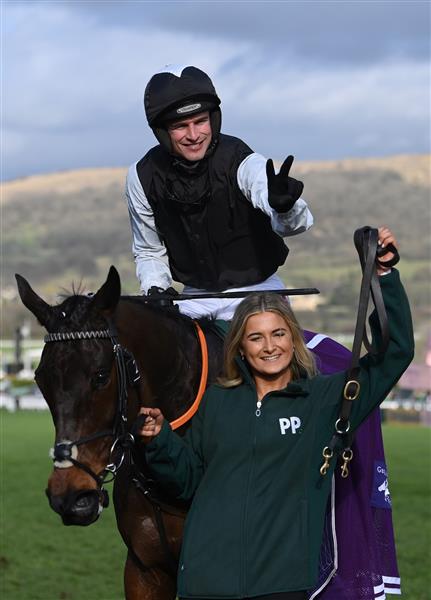 CHELTENHAM, ENGLAND - MARCH 17: Danny Mullins and Flooring Porter celebrates after winning the Paddy Power Stayers' Hurdle on day three of the Cheltenham Festival 2022 at Cheltenham Racecourse on March 17, 2022 in Cheltenham, England. (Photo by Mike Hewitt/Getty Images)